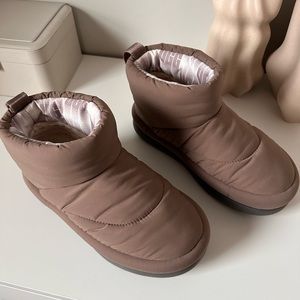 UGG Classic Maxi Mini boot